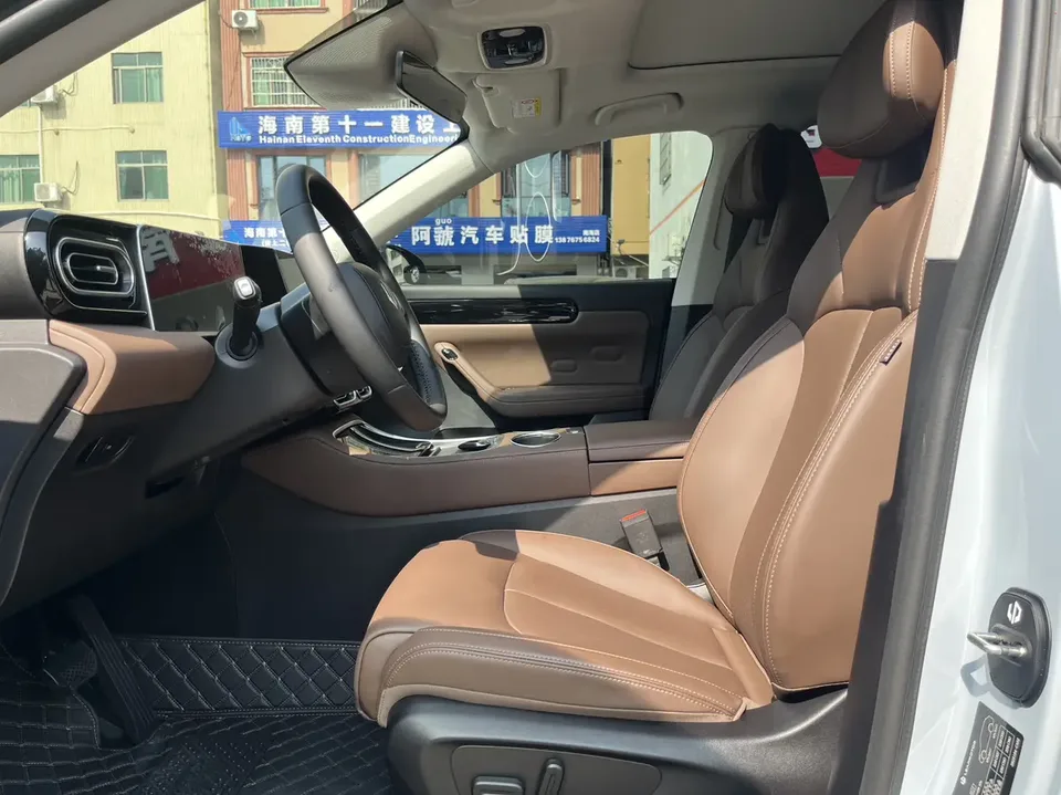 Leapmotor Zero running C11 Extended Range 200 Comfort Edition 2024 — миниатюра 5