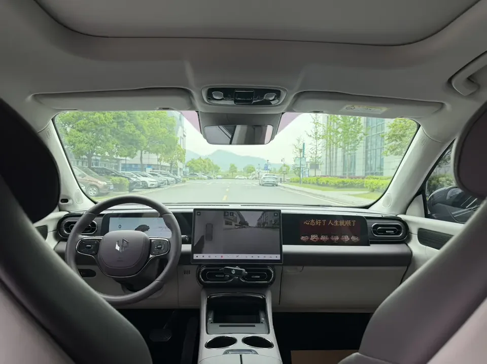Leapmotor Zero running C11 Pure Electric 580 Premium Edition 2025 — миниатюра 5