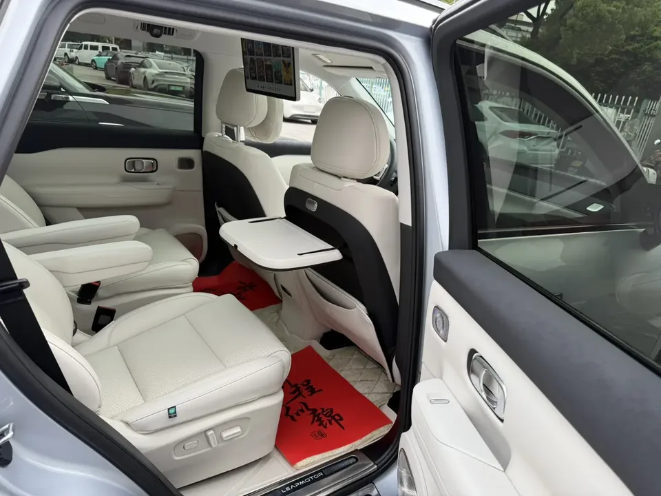Leapmotor C16 Leapmotor C16 2024 pure electric version 580 premium version 2025 — миниатюра 4