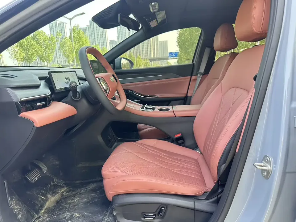 Geely Galaxy L6 Galaxy L6 2025 1.5 EM-i DHT 140KM Exploration+ Edition 2025 — thumbnail 5