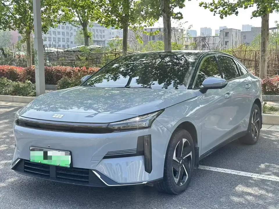 Geely Galaxy L6 2025