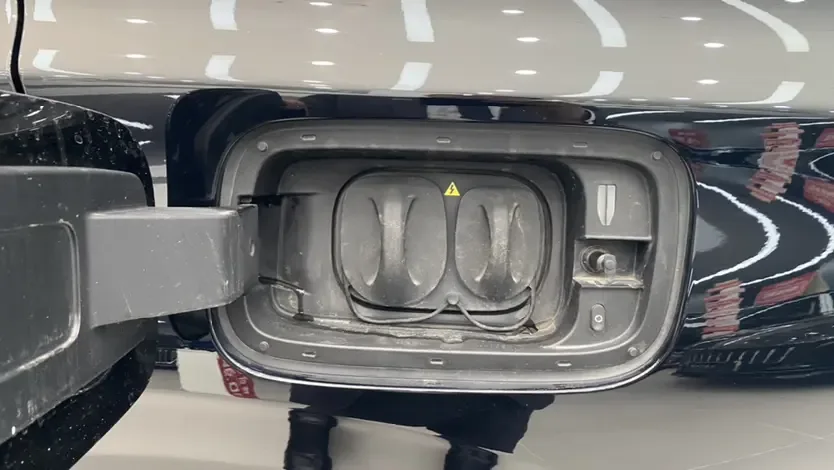Hongqi HS3 PHEV 115km Jinwei Edition 2025 — миниатюра 5