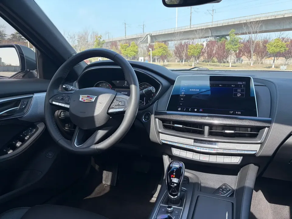 Cadillac CT5 28T Luxury Standard Edition 2023 — миниатюра 4
