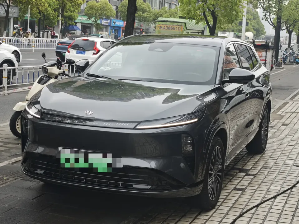 Dongfeng Fengshen L8 PHEV 2025