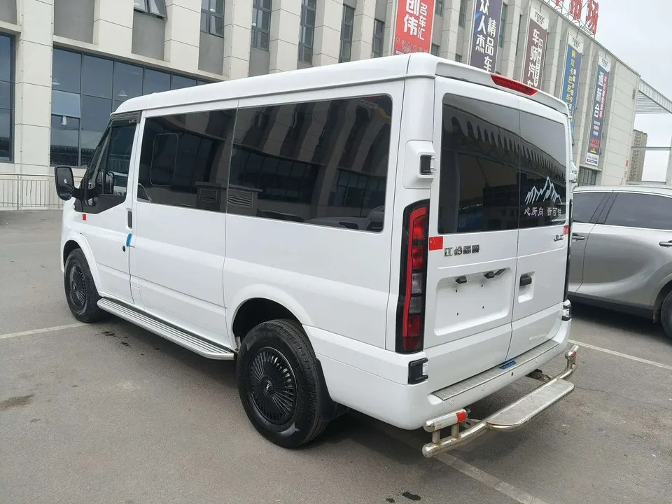 Jiangling Fushun 2.0T manual diesel short-axle low-top commercial multi-purpose passenger car 5 seats 2024 — миниатюра 4