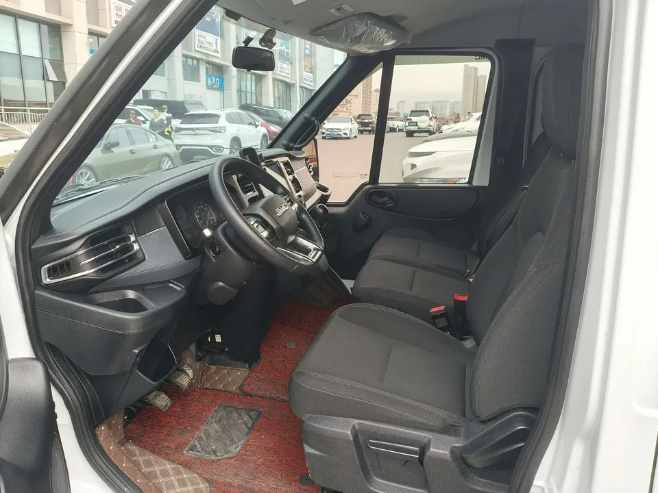 Jiangling Fushun 2.0T manual diesel short-axle low-top commercial multi-purpose passenger car 5 seats 2024 — миниатюра 5