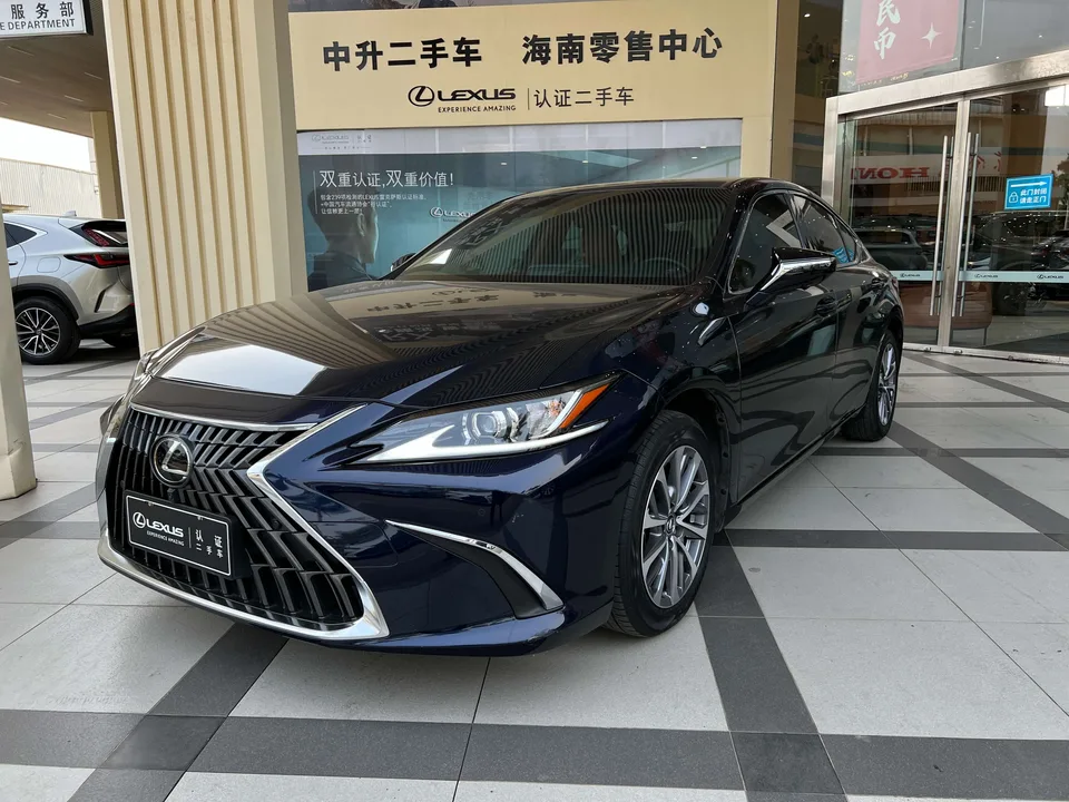 Lexus ES 2022