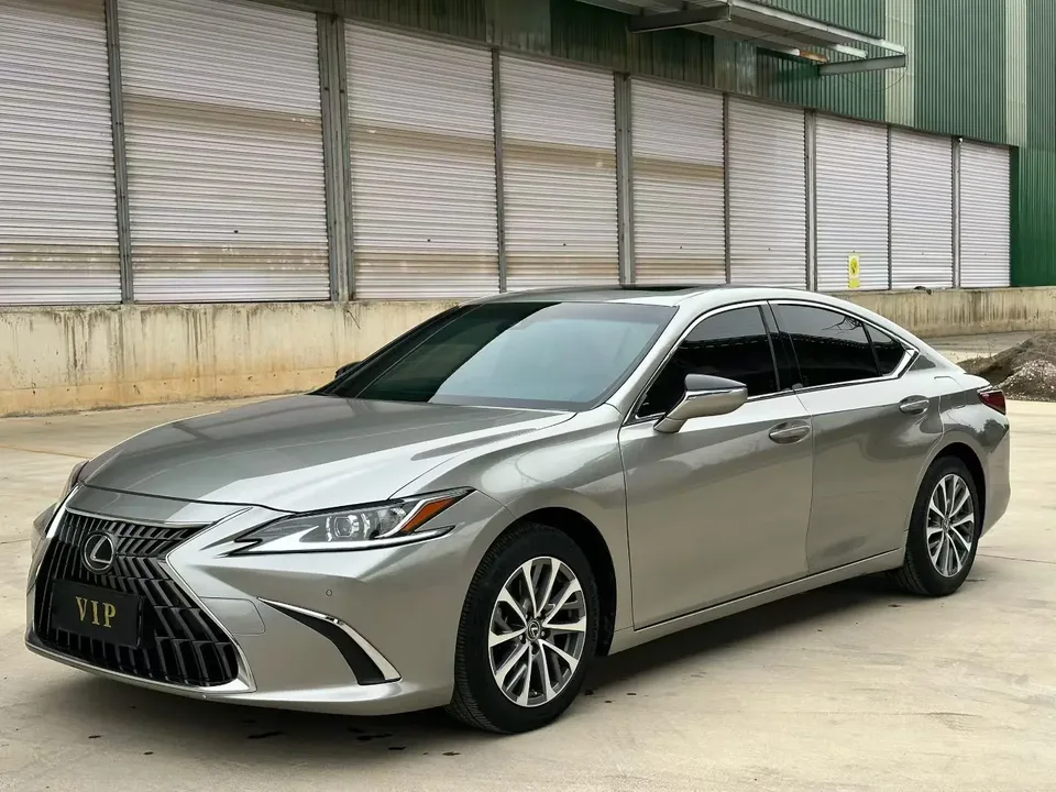 Lexus ES 2022