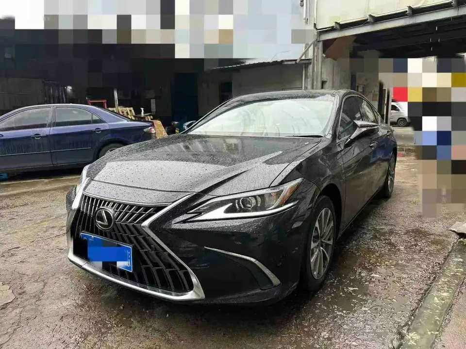 Lexus ES 2023