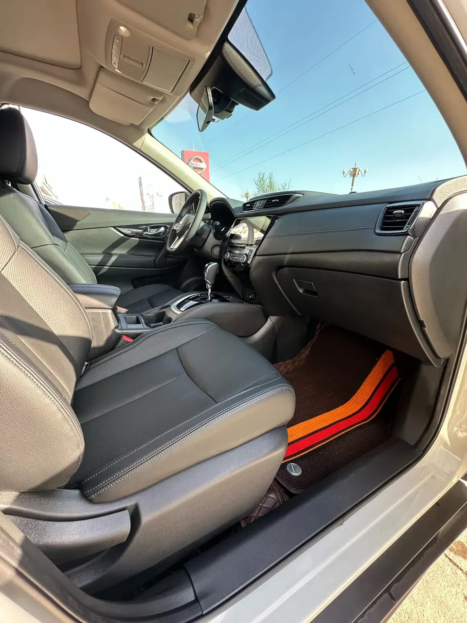 Nissan X-Trail Qijun 2023 Classic Edition 2.0L 2WD Smart Connection Comfort Edition 2024 — thumbnail 3