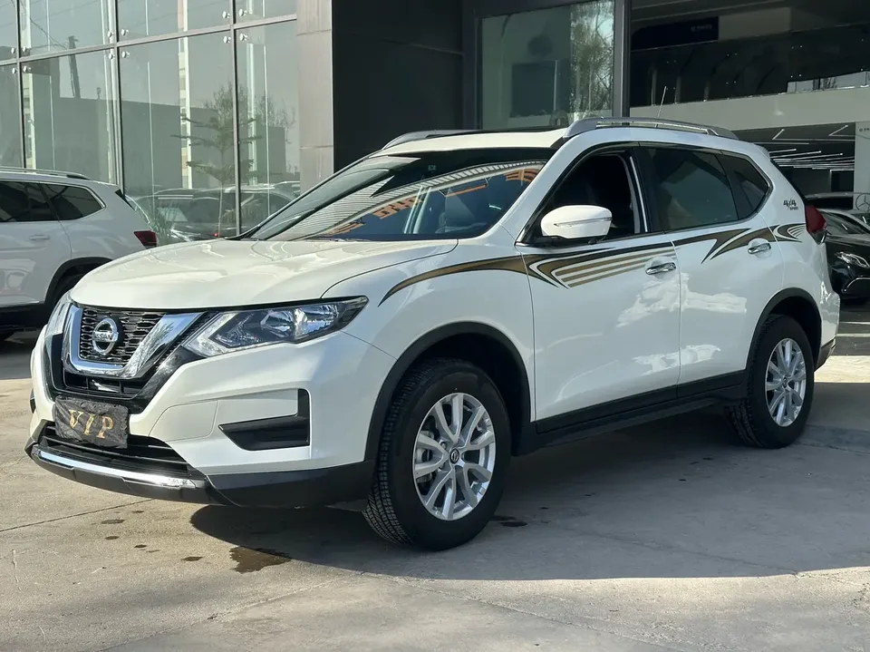 Nissan X-Trail Qijun 2023 Classic Edition 2.0L 2WD Smart Connection Comfort Edition 2024 — photo 1, buy with delivery to Moscow