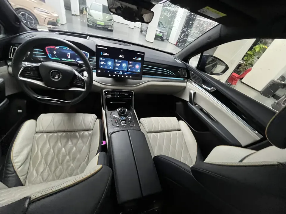 BYD Tang EV 635KM 4WD Flagship Model 2022 — миниатюра 3