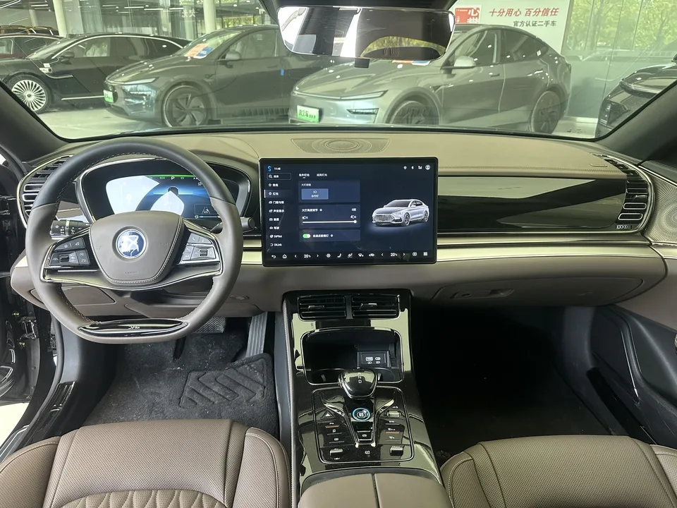 BYD Han DM DM-i Honor Edition 121KM Premium Edition 2024 — миниатюра 2