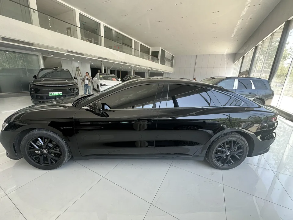 BYD Han DM DM-i Honor Edition 121KM Premium Edition 2024 — миниатюра 3