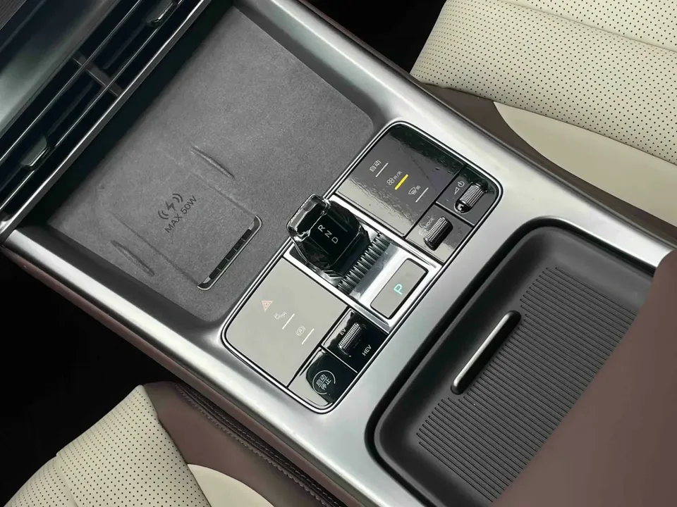 BYD Seal 07DM Intelligent Driving Edition DM-i 125KM Premium Edition 2025 — миниатюра 5