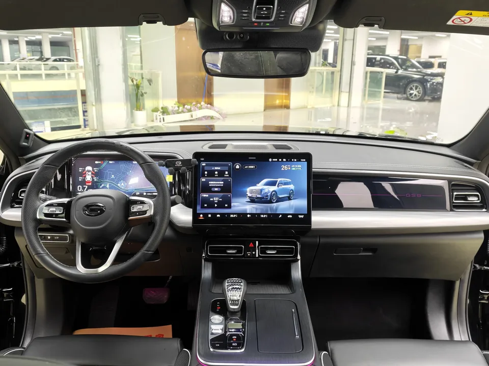 GAC Trumpchi GS8 Trumpchi GS8 2022 Trumpchi GS8 2022 Pilot Series 2.0TGDI 2WD luxury smart connected version 7 seats 2023 — thumbnail 3