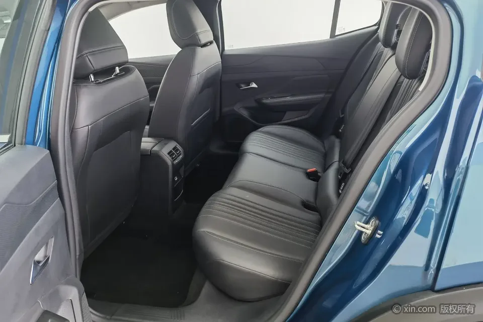 Peugeot 408X 1.6T Gravity Edition 2026 — миниатюра 4