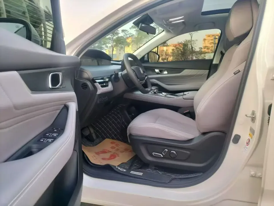 Changan UNI-K iDD 1.5T 135km Smart Fun Edition 2024 — миниатюра 5