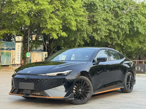 Changan UNI-V 2026 купить в Москве