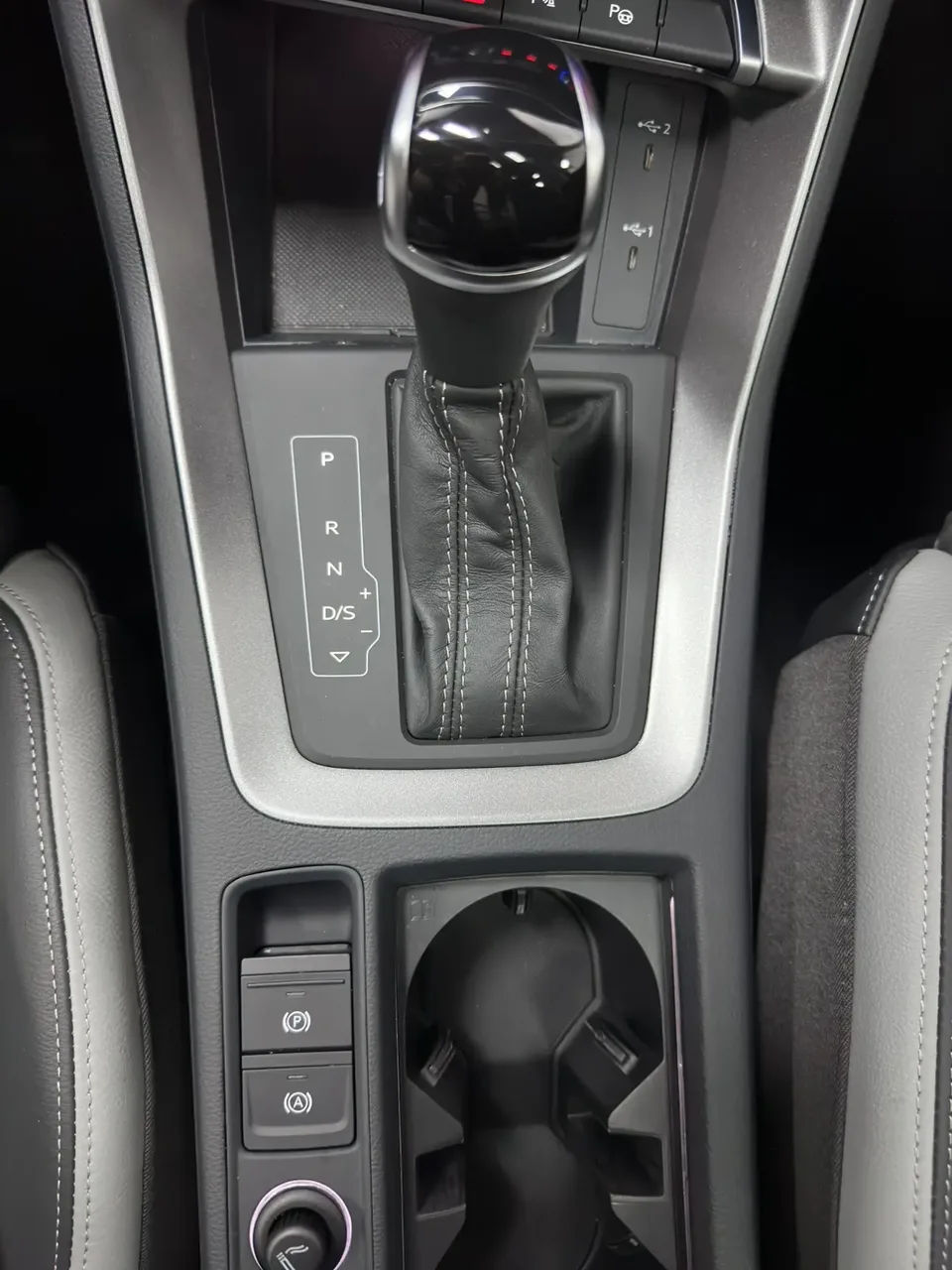 Audi Q3 Audi Q3 2022 35 TFSI Fashionable and Dynamic 2023 — миниатюра 3
