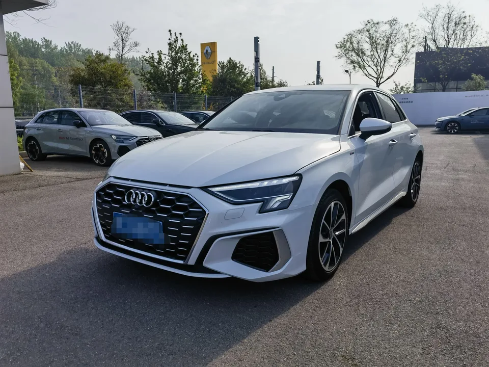 Audi A3 facelift Sportback 35 TFSI aggressive and sporty 2024 — фото 1, купить с доставкой в Москву