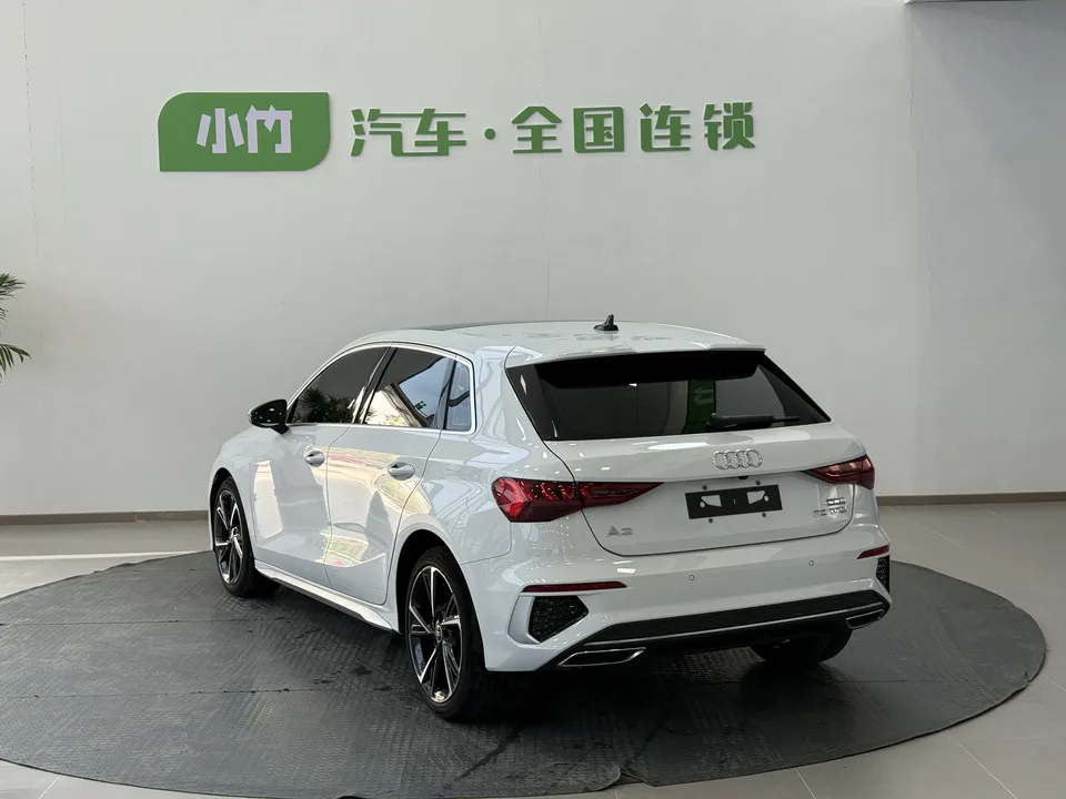 Audi A3 Sportback 35 TFSI stylish and sporty 2023 — миниатюра 2