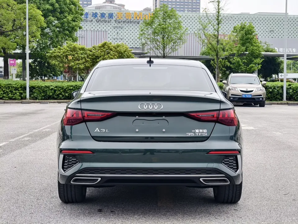 Audi A3 A3L Limousine 35 TFSI Fashionable and Elegant 2023 — миниатюра 2