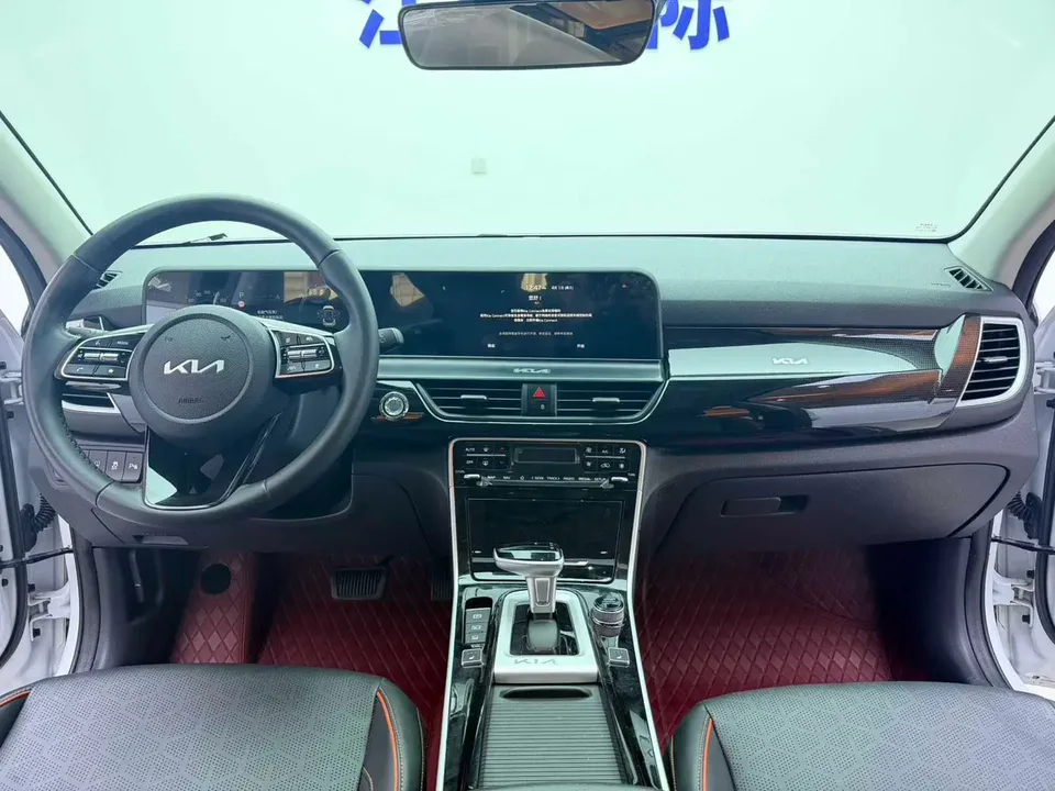 Kia Seltos 1.5L IVT Premium Edition 2023 — миниатюра 3