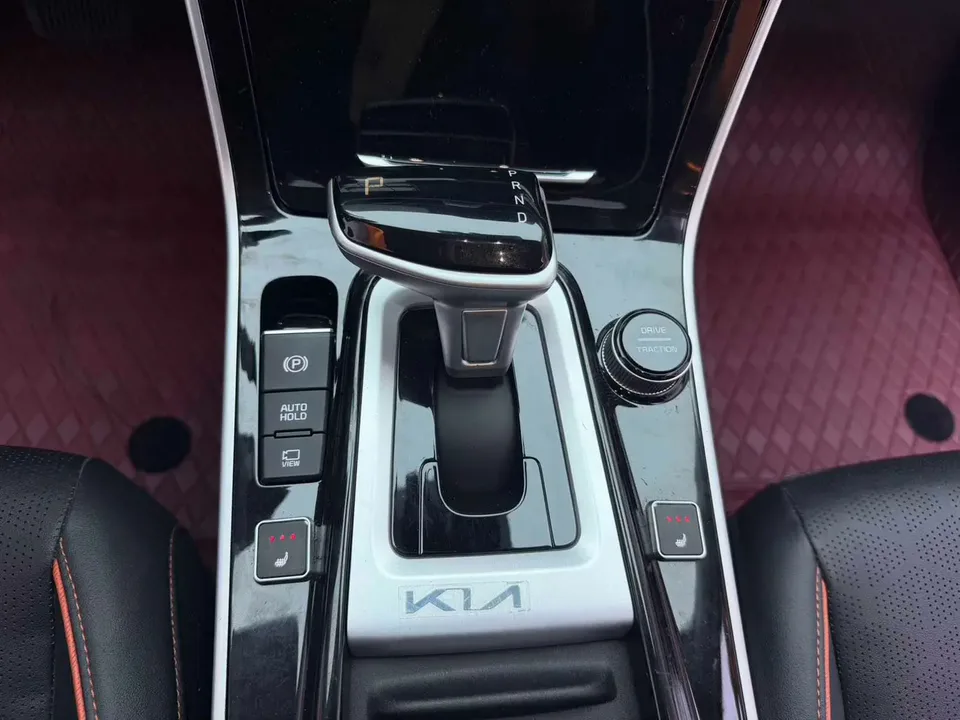Kia Seltos 1.5L IVT Premium Edition 2023 — миниатюра 4
