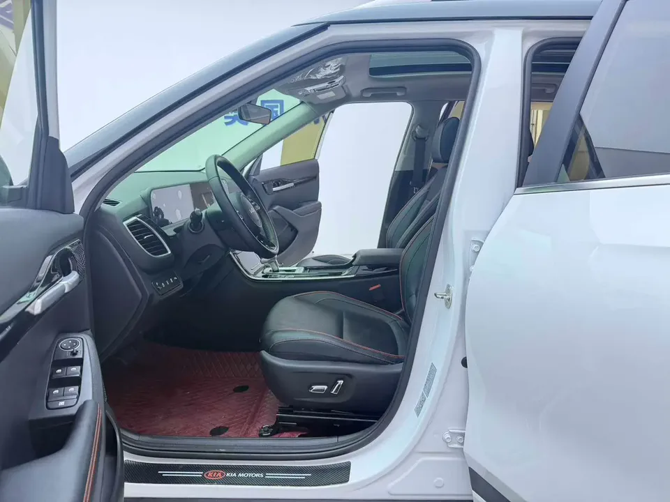 Kia Seltos 1.5L IVT Premium Edition 2023 — миниатюра 5