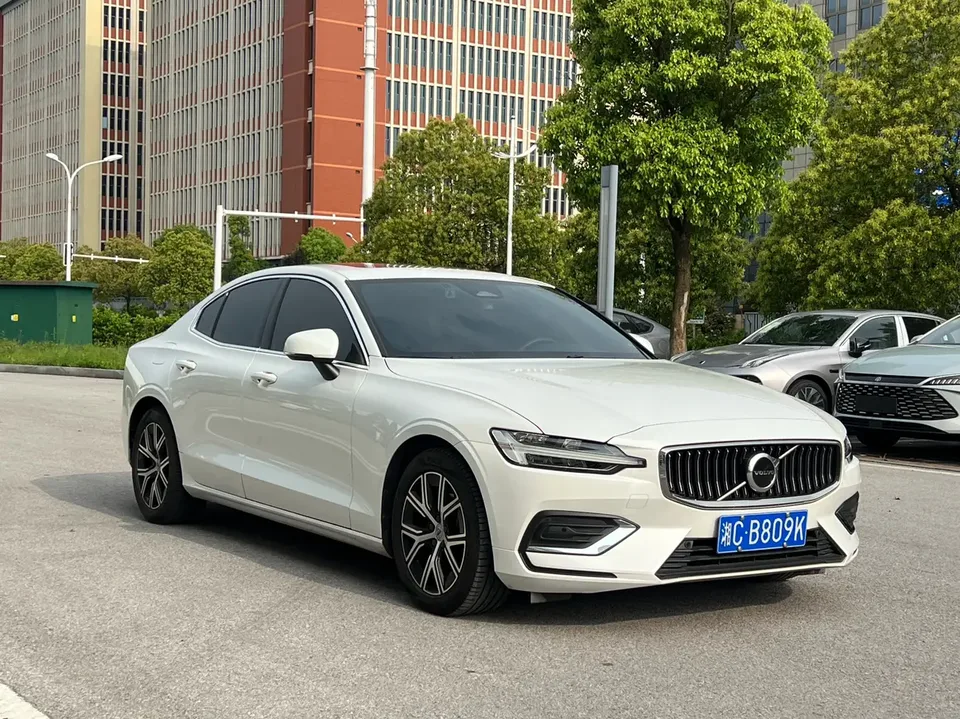 Volvo S60 2024