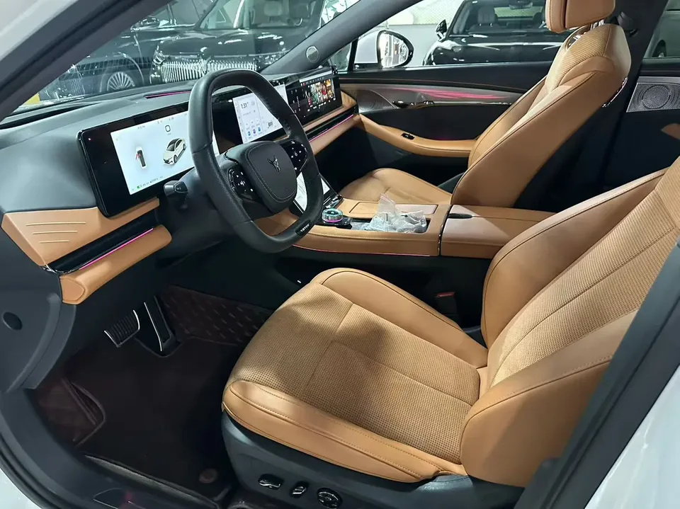 Voyah Passion PHEV Lantu Chasing Light PHEV 2024 ultra-long range four-wheel drive flagship version 2024 — миниатюра 3