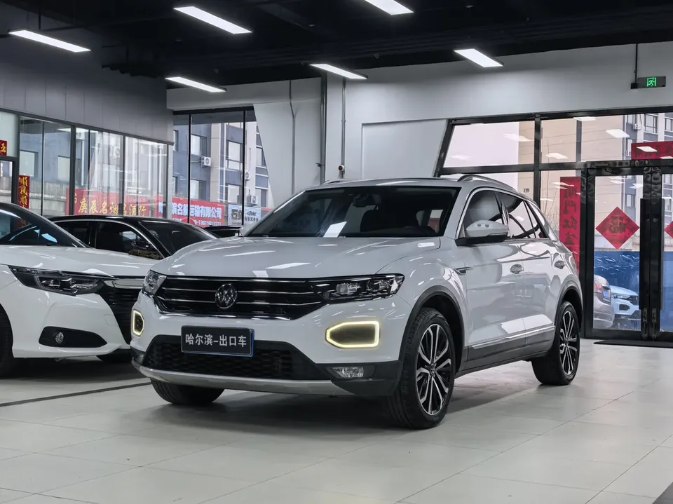 Volkswagen T-Roc T-Roc 2022 Tange 280TSI DSG two-wheel drive comfort PLUS 2022 — photo 1, buy with delivery to Moscow
