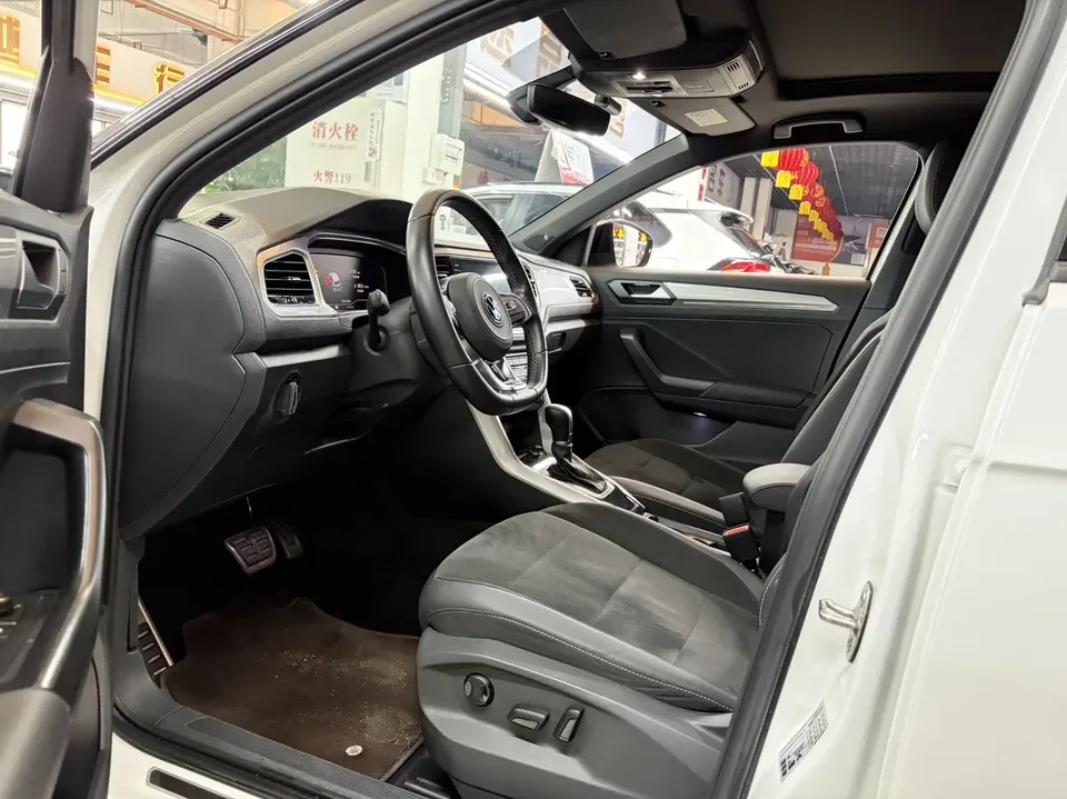 Volkswagen T-Roc Tanyue 280TSI DSG 2WD R-Line Pro PLUS 2023 — миниатюра 3