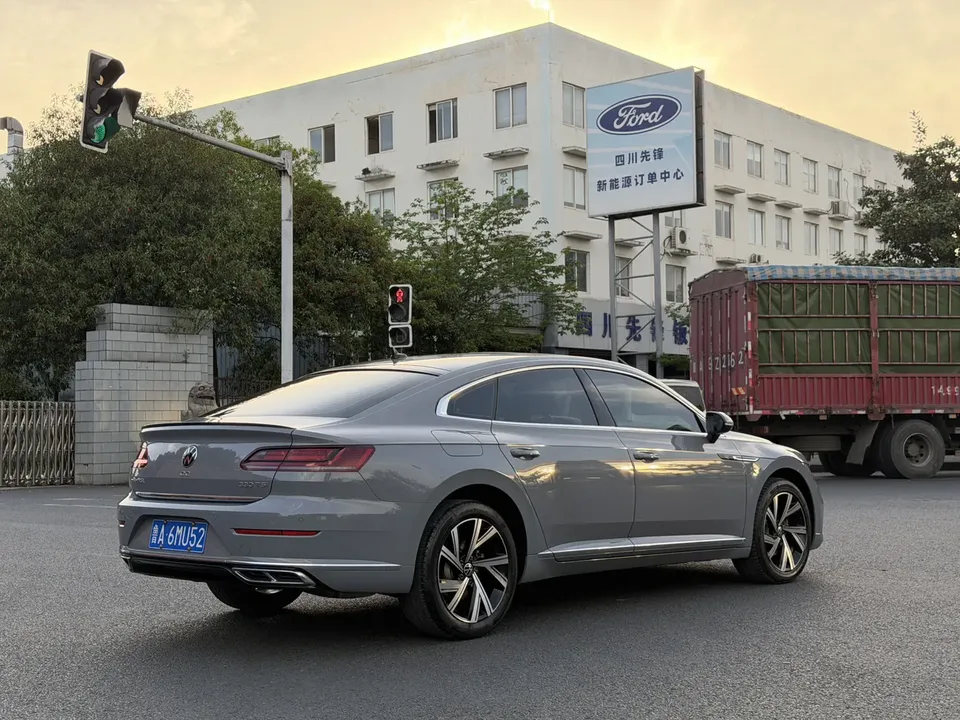 Volkswagen Arteon Volkswagen CC 2023 330TSI Dazzling Edition 2022 — миниатюра 2