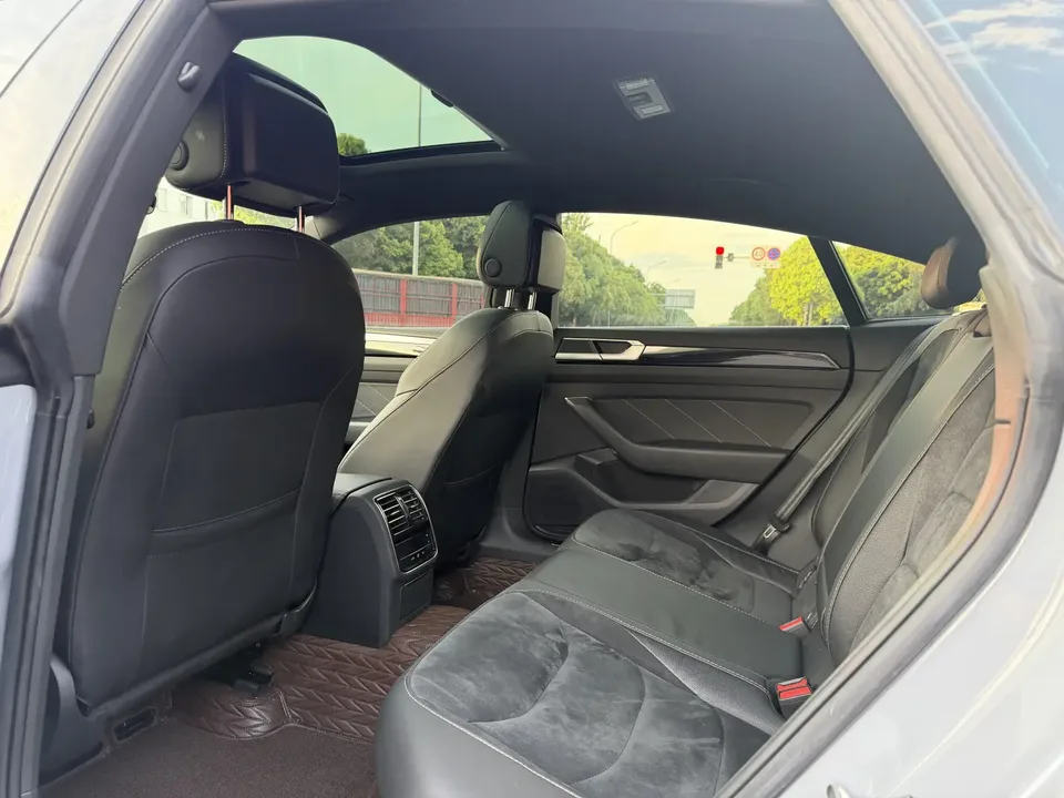 Volkswagen Arteon Volkswagen CC 2023 330TSI Dazzling Edition 2022 — миниатюра 3