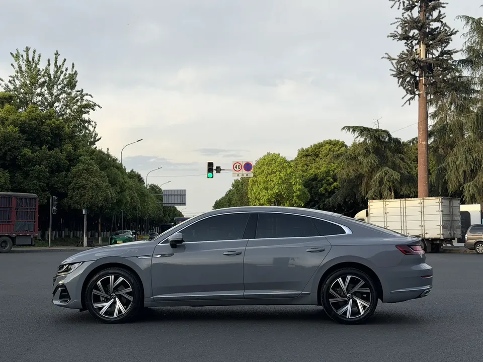 Volkswagen Arteon Volkswagen CC 2023 330TSI Dazzling Edition 2022 — миниатюра 4