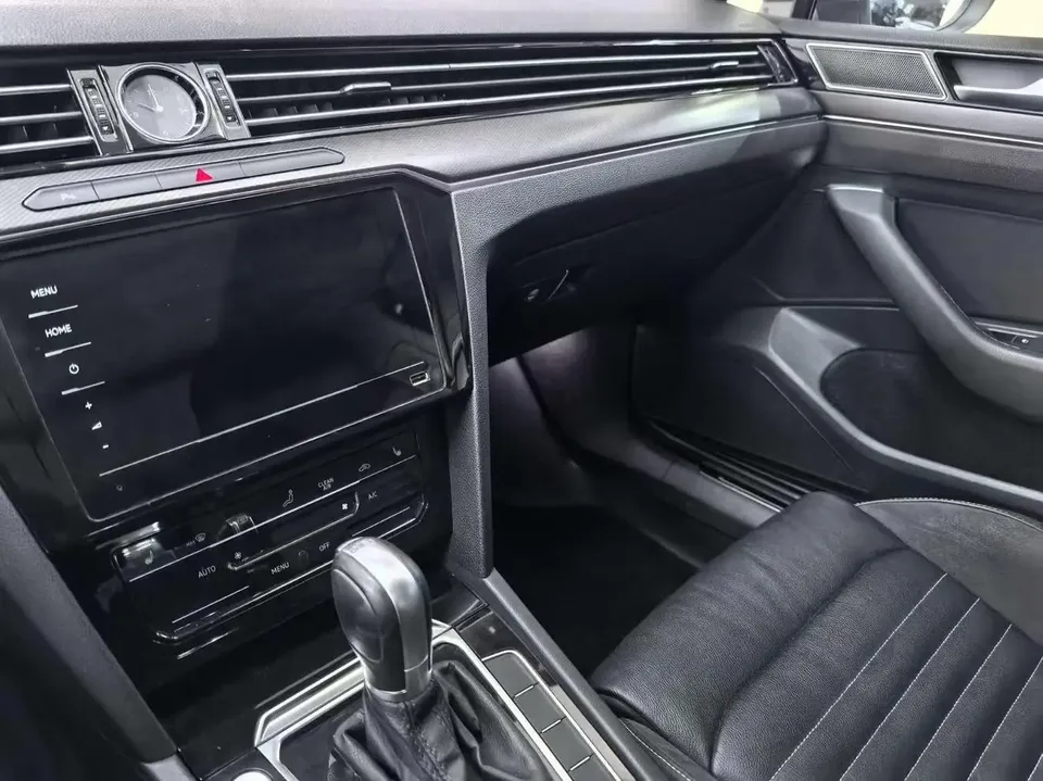 Volkswagen Magotan Magotan 2020 330TSI DSG Luxury Edition 2022 — миниатюра 3