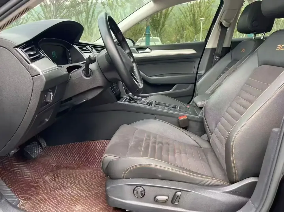 Volkswagen Magotan 330TSI DSG 30th Anniversary Edition 2022 — миниатюра 5