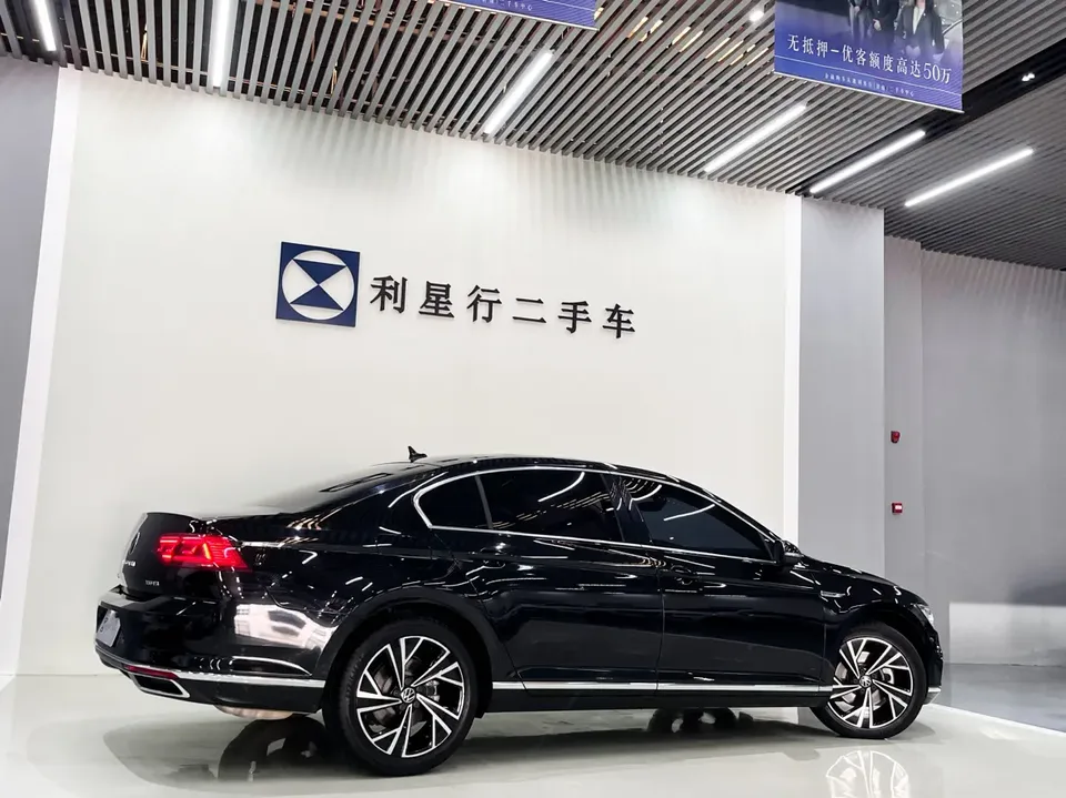 Volkswagen Magotan 330TSI DSG 30th Anniversary Edition 2022 — миниатюра 2