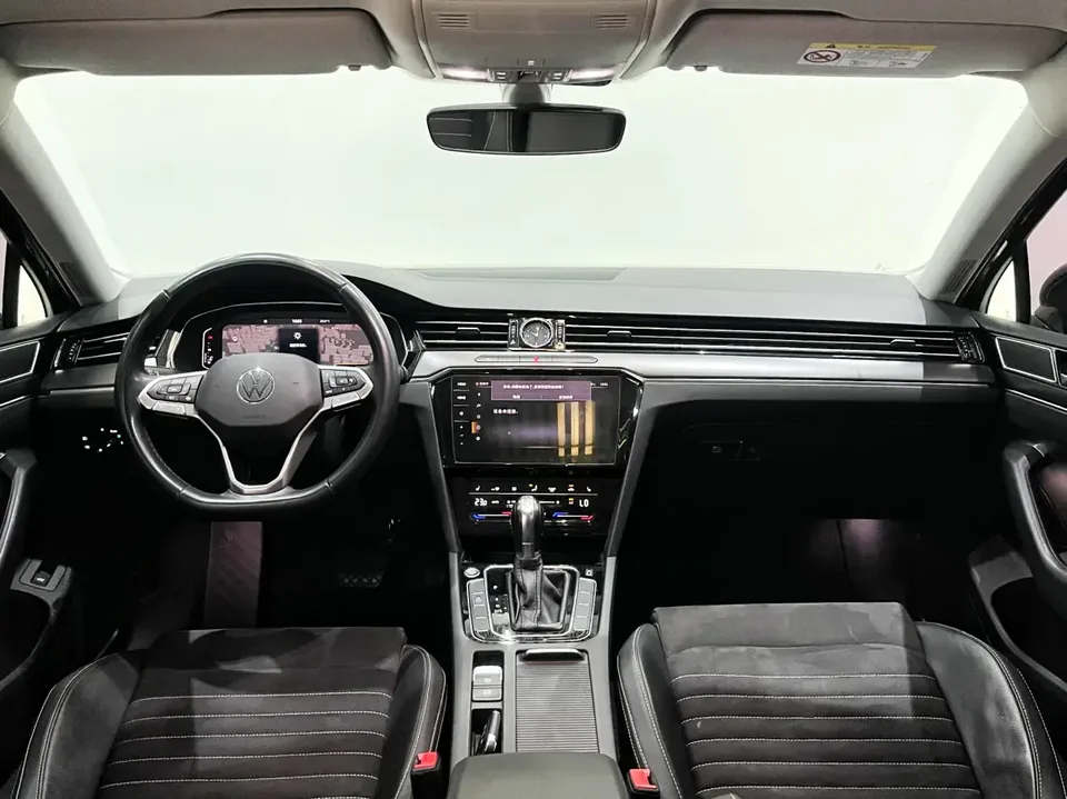 Volkswagen Magotan 330TSI DSG 30th Anniversary Edition 2022 — миниатюра 5