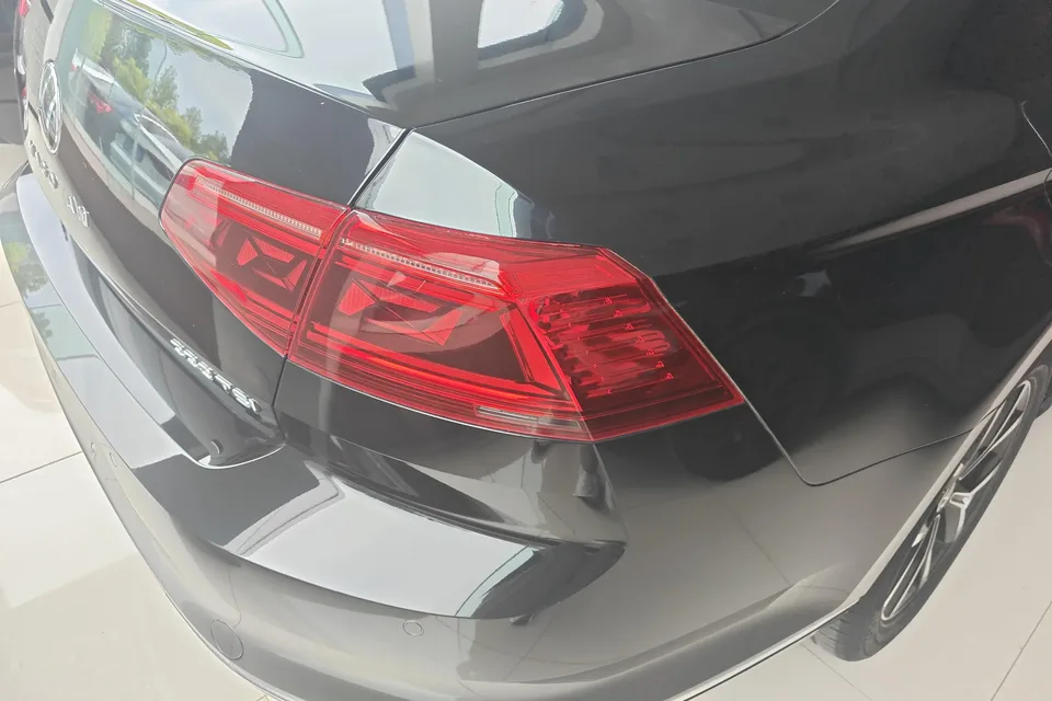 Volkswagen Magotan Magotan 2020 330TSI DSG Leading Edition 2022 — миниатюра 2