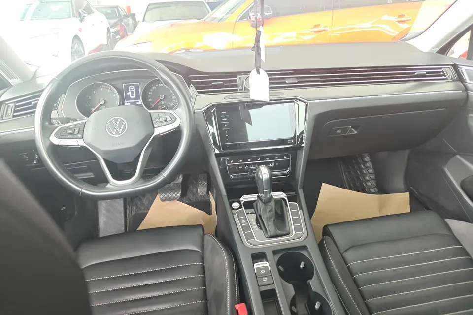 Volkswagen Magotan Magotan 2020 330TSI DSG Leading Edition 2022 — миниатюра 5