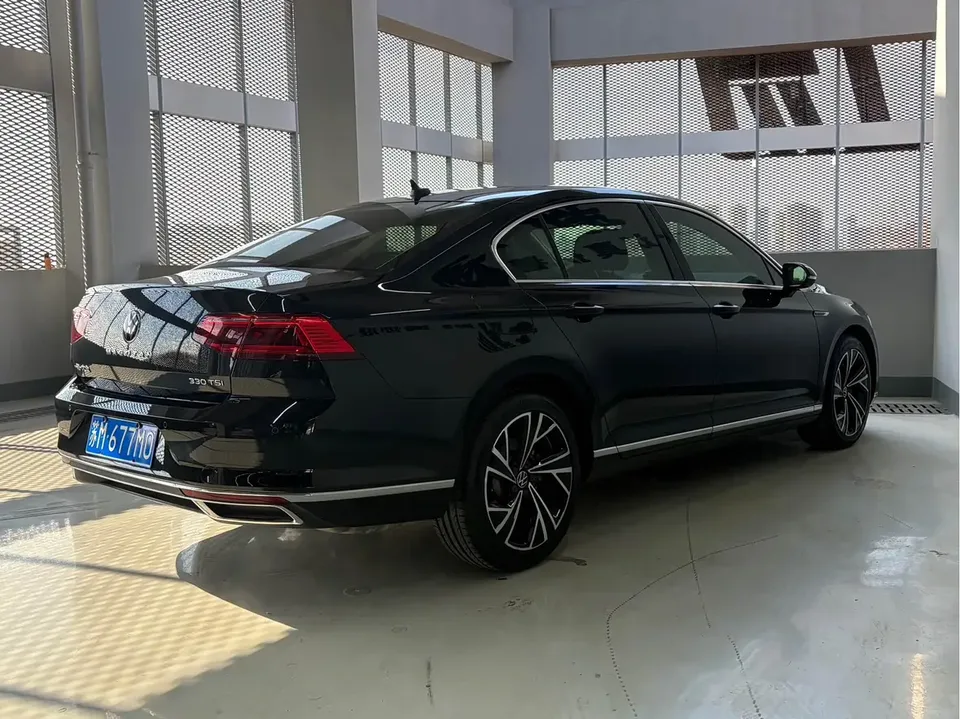 Volkswagen Magotan Magotan 2020 330TSI DSG Luxury Edition 2022 — миниатюра 2