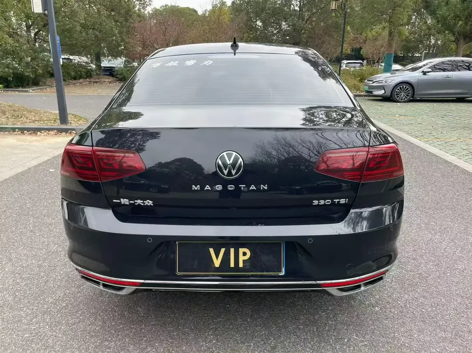 Volkswagen Magotan Magotan 2023 2 million commemorative edition 330TSI DSG luxury model 2023 — миниатюра 2
