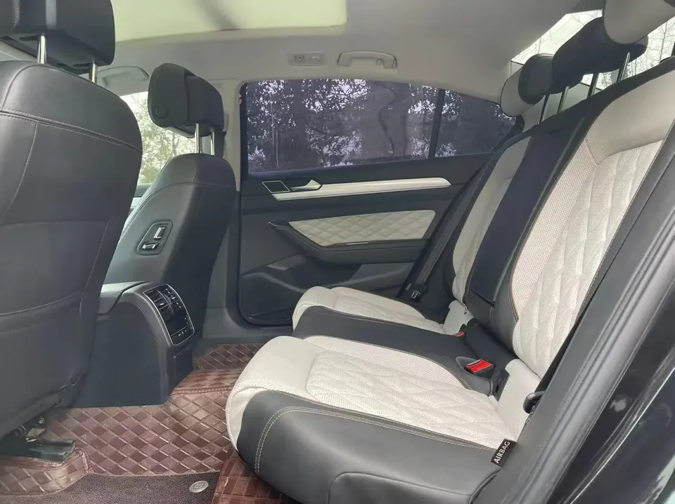 Volkswagen Magotan Magotan 2023 2 million commemorative edition 330TSI DSG luxury model 2023 — миниатюра 3