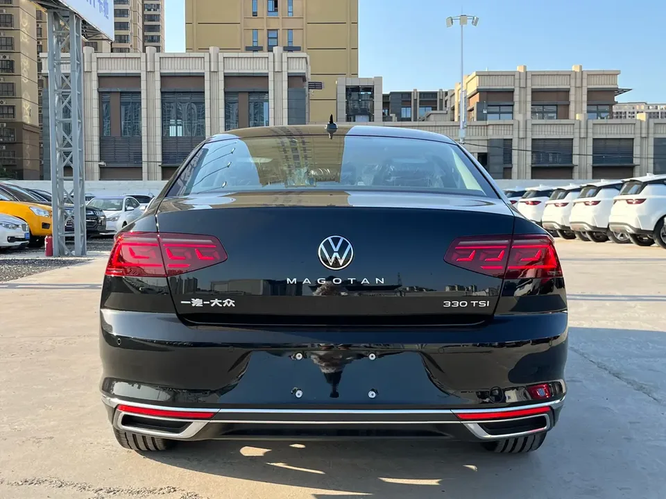 Volkswagen Magotan facelift model 330TSI DSG luxury model 2025 — миниатюра 5