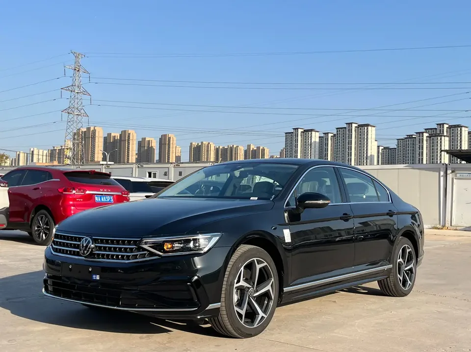 Volkswagen Magotan 2025