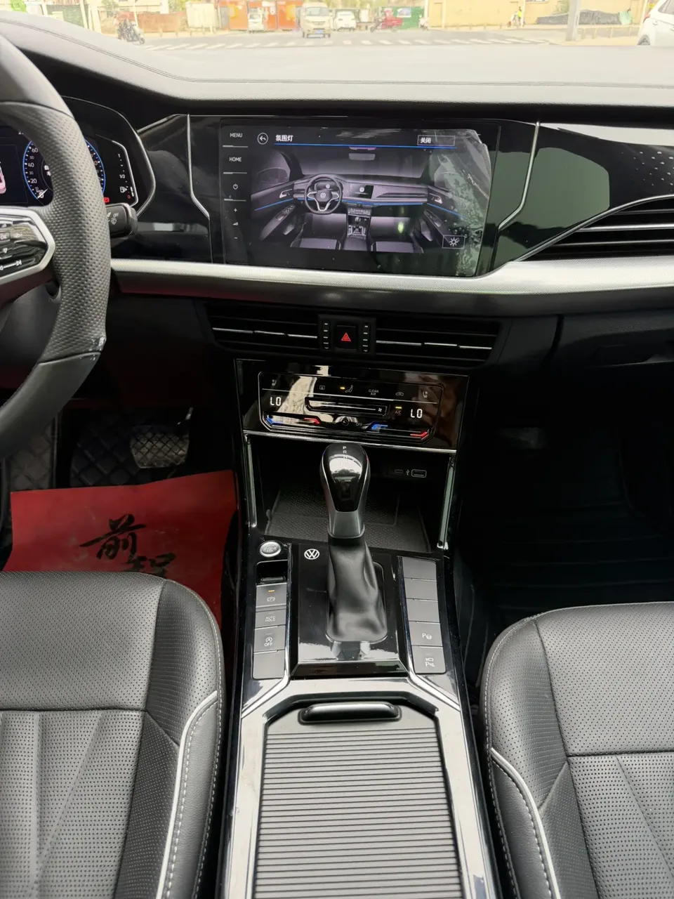 Volkswagen Passat facelift 330TSI Starry Sky Premium Edition 2023 — миниатюра 3