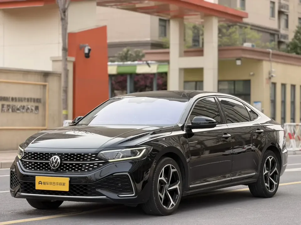 Volkswagen Passat 2023